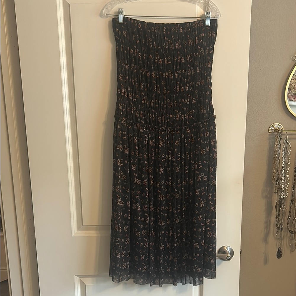NWT SHIMMERY Floral Strapless Dress